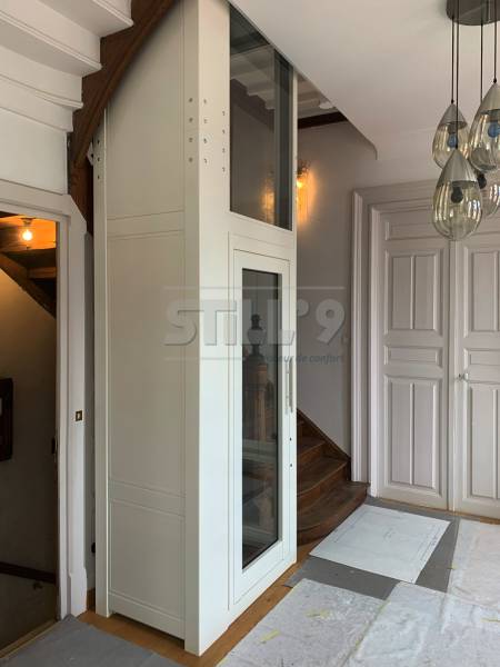 Équiper sa maison d'un tout petit ascenseur élévateur intérieur près d'Amiens 80